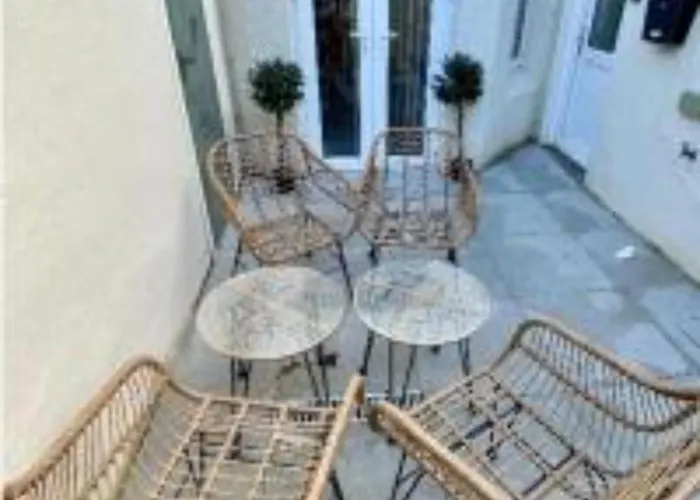 The Courtyard Apartment - Yorkshire Coast Holiday Lets